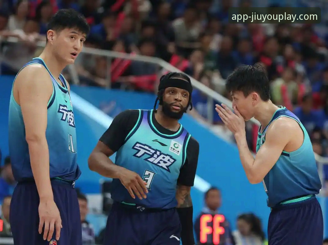 CBA季后赛最新战报：浙江加时83-81险胜宁波，兰道夫33分率队2-0横扫晋级