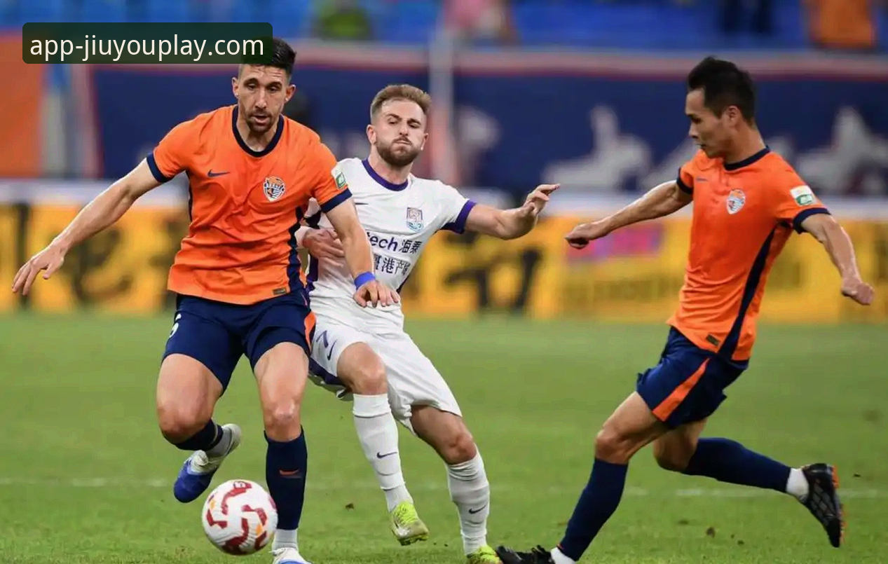 青岛海牛3-1力克上海海港：13年不胜魔咒破解的深度分析与赛事全景解读
